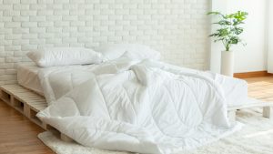 The Best Sheet Colors If You Have A White Duvet - House Digest  