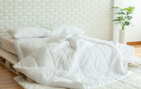 The Best Sheet Colors If You Have A White Duvet - House Digest  