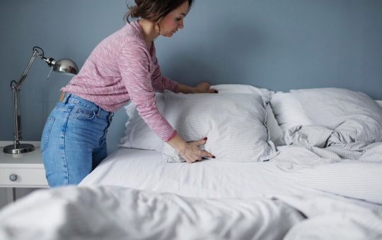 Never make your bed first thing in the morning — the disgusting reason why - New York Post  
